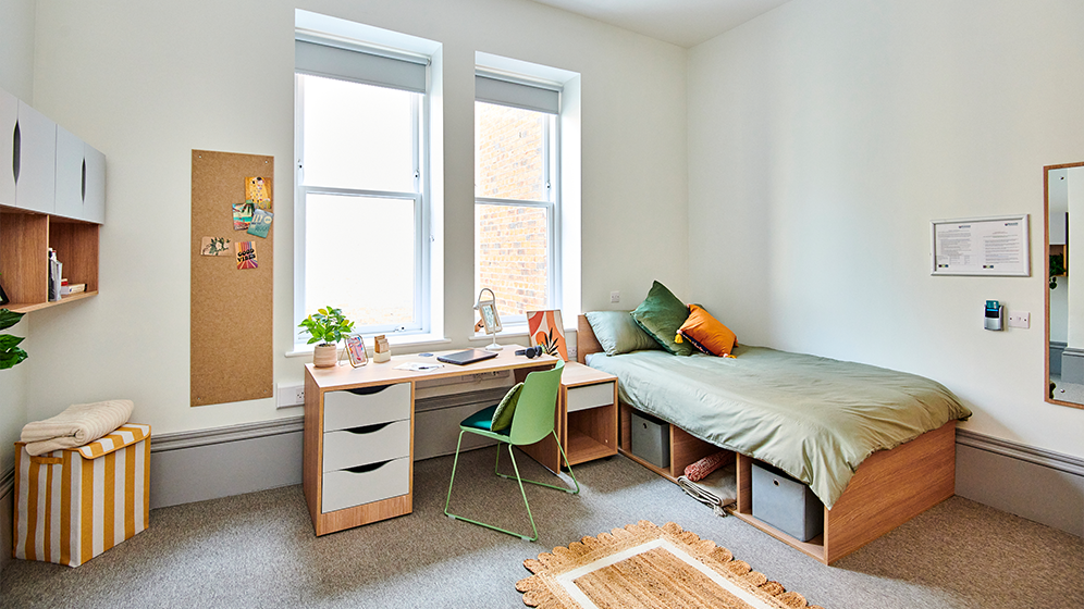 Kensington Terrace premium en suite bedroom