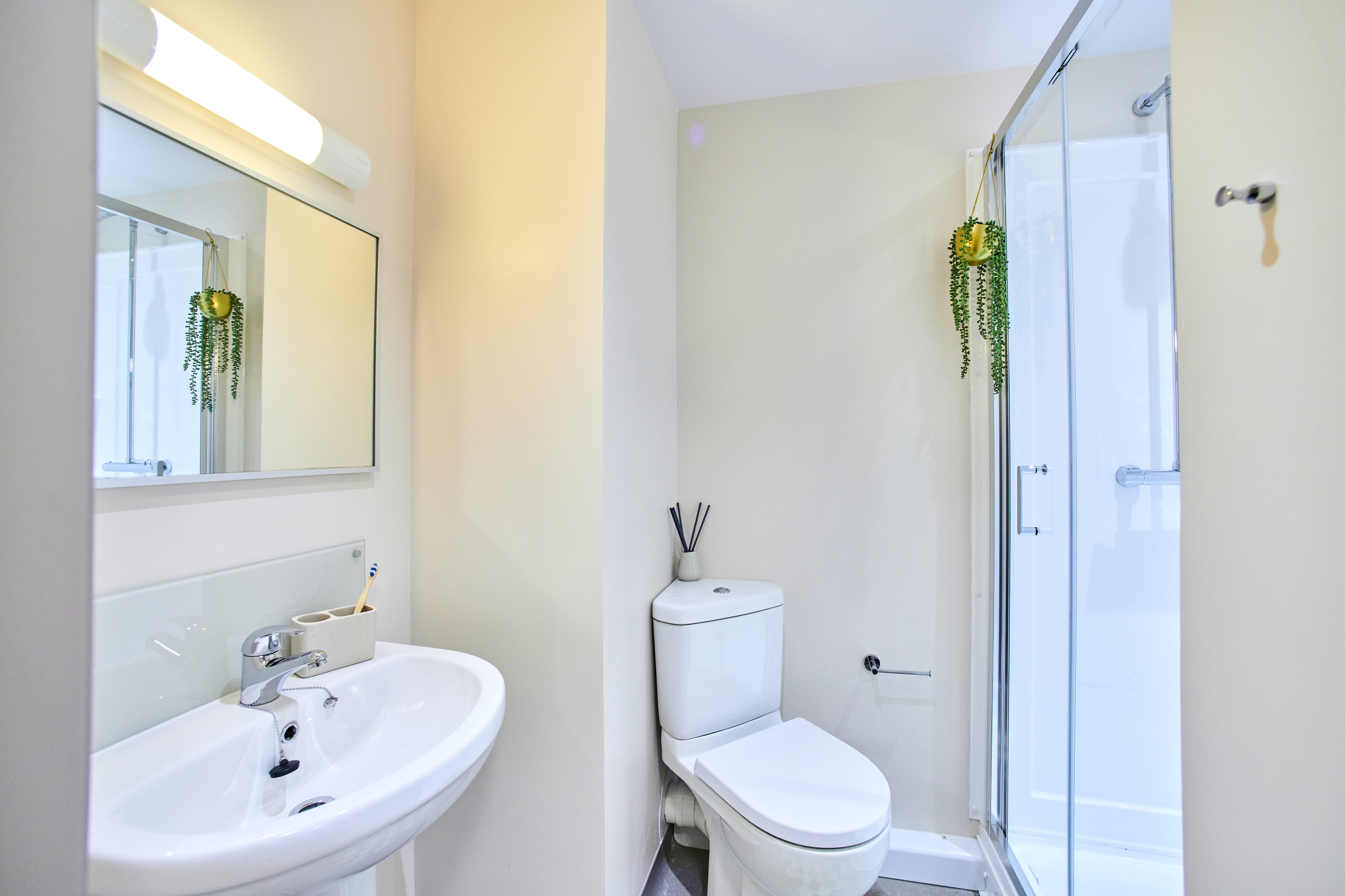 Park View  en suite bathroom