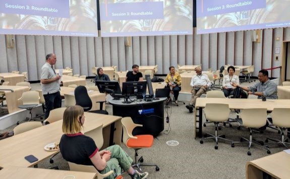 A roundtable discussion at the Science for Engagement Conference 2025