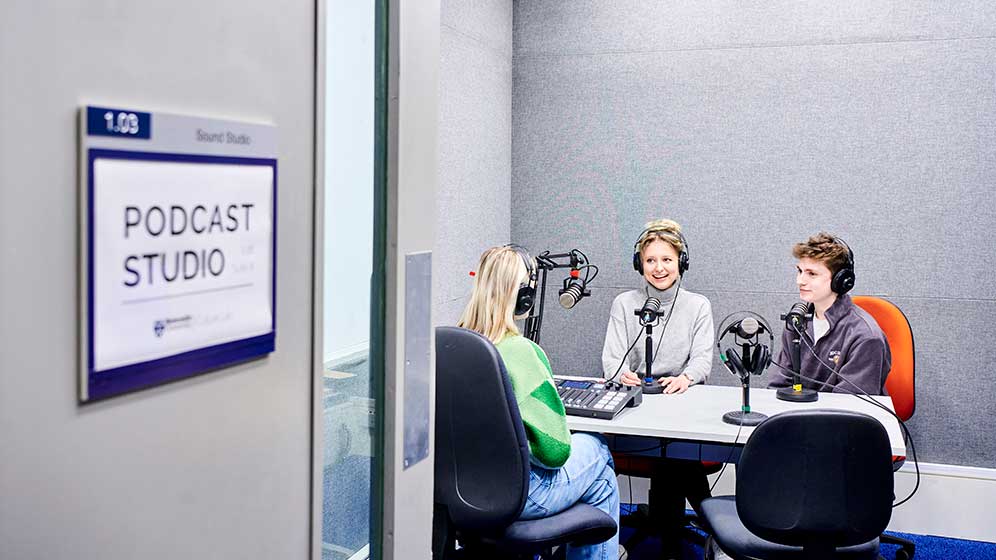 Digital Media, Technology and Society students presenting a podcast, Photo by John Donoghue